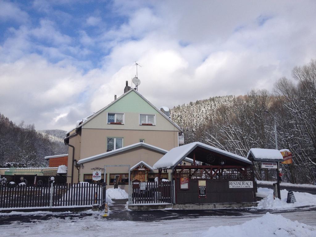 Penzion54 & Restaurace Ostrov  Zewnętrze zdjęcie